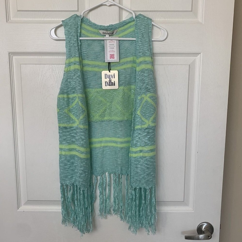 Davi & Dani One Size Green Fringe Lightweight Knit Vest Boho